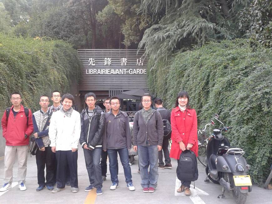 部分参加活动会员合影